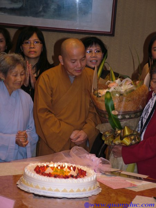 Mung Sinh Nhat Thay Nguyen Tang 2008 (25)