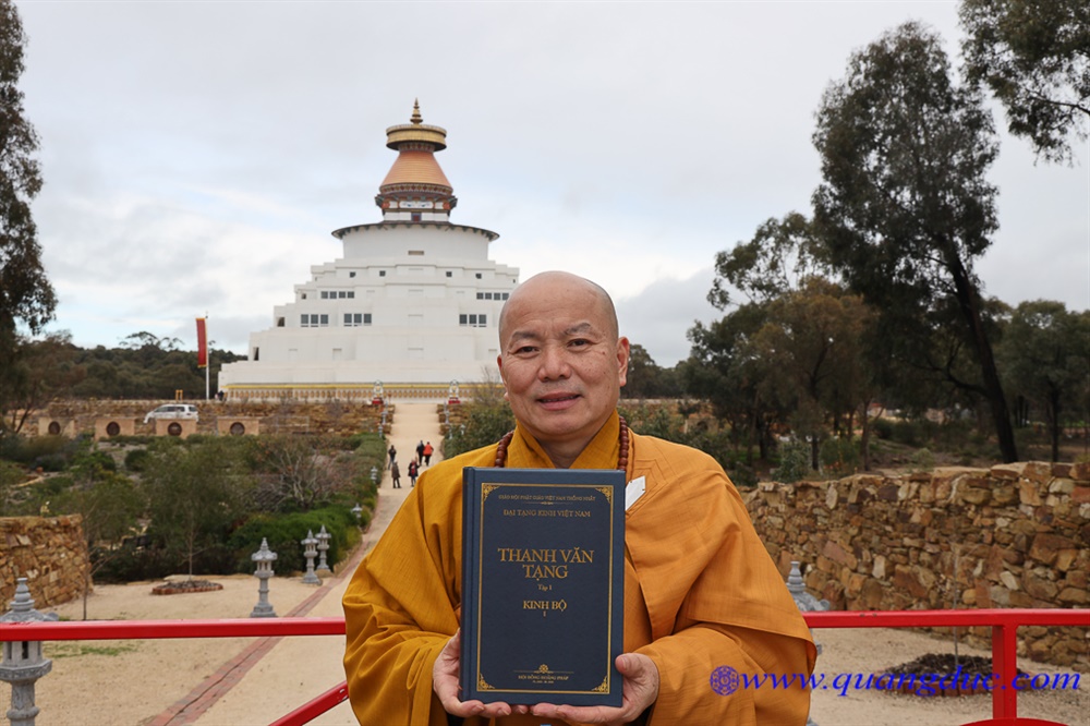 Guru Rinpoche (3)