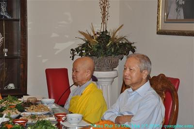 Nhom Phat tu Dao Tam (42)