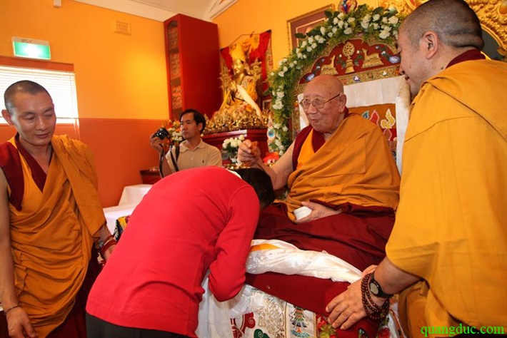 Kyabje Khensur Kangurwa Lobsang Thubten Rinpoche (322)
