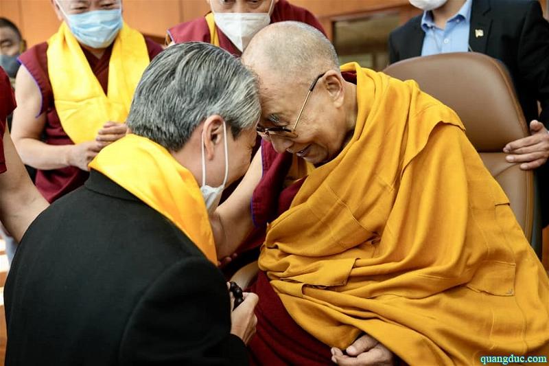 Chenrezig Institute New Gompa Project Director met HH Dalai Lama