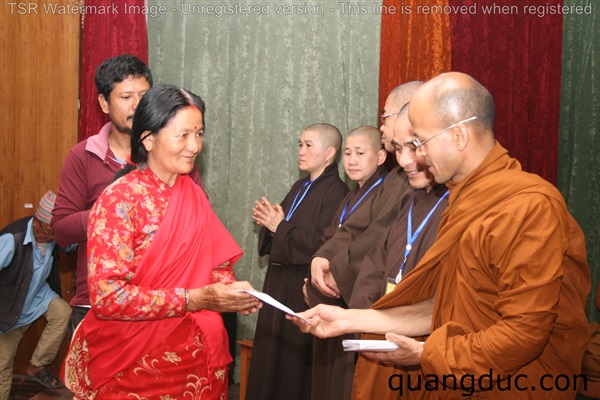 Uy Lao Nan Nhan dong dat Nepal ngay 01 (54)