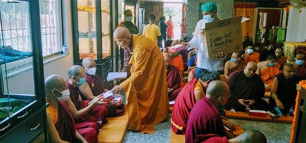 Lễ cúng dường Trai Tăng trên xứ Phật-09