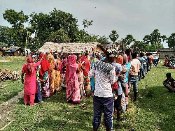 Trao quà tình thương cho 288 hộ tại 2 ngôi làng nghèo Kundapur-06