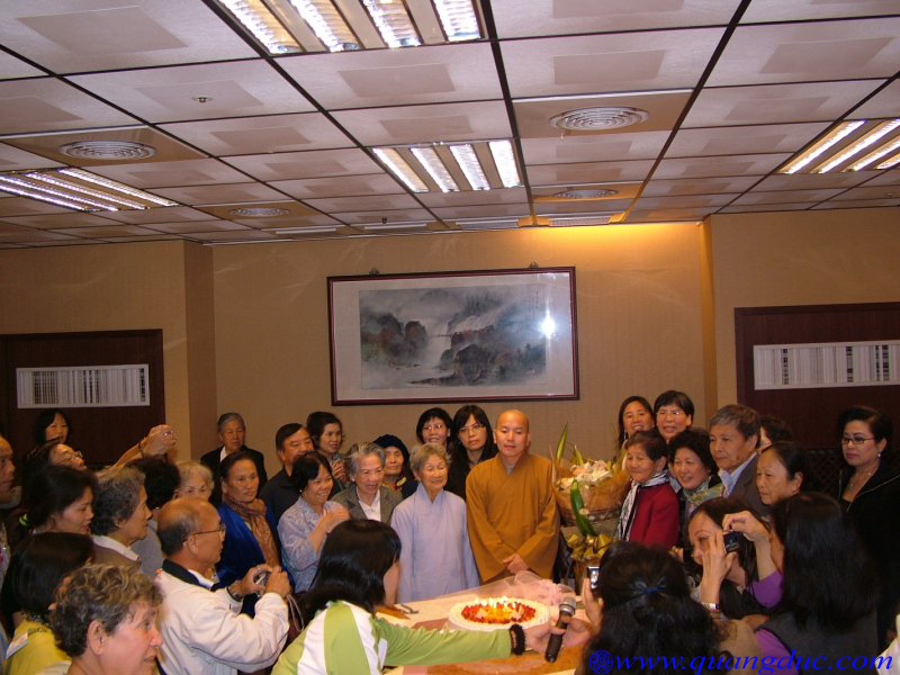 Mung Sinh Nhat Thay Nguyen Tang 2008 (19)