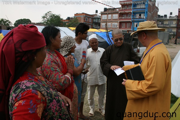 Uy Lao Nan Nhan dong dat Nepal ngay 01 (230)
