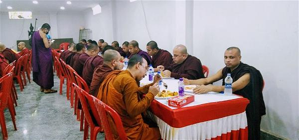 Lễ cúng dường Trai Tăng trên xứ Phật-21
