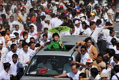 Aung San Suu Kyi-6