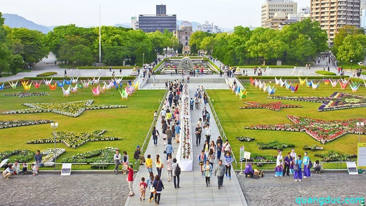 Hiroshima peace park-2