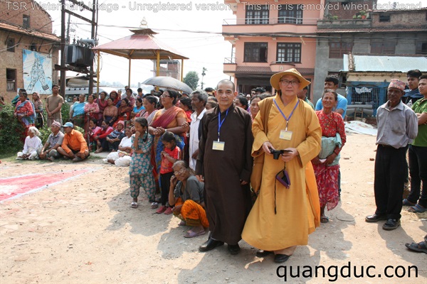 Uy Lao Nan Nhan dong dat Nepal ngay 01 (215)