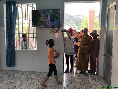 Tang qua tinh thuong Nha Trang 2019 (130)