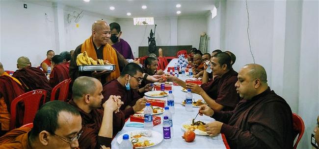 Lễ cúng dường Trai Tăng trên xứ Phật-18