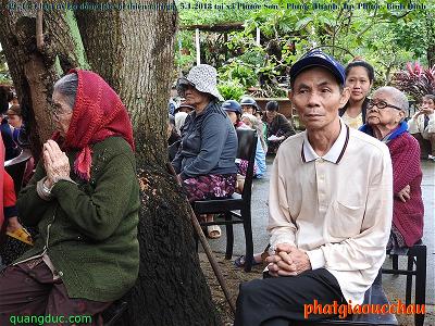 5-1-2018-phat qua tai Binh Dinh (20)