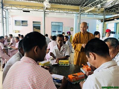 Tang qua tinh thuong Nha Trang 2019 (122)