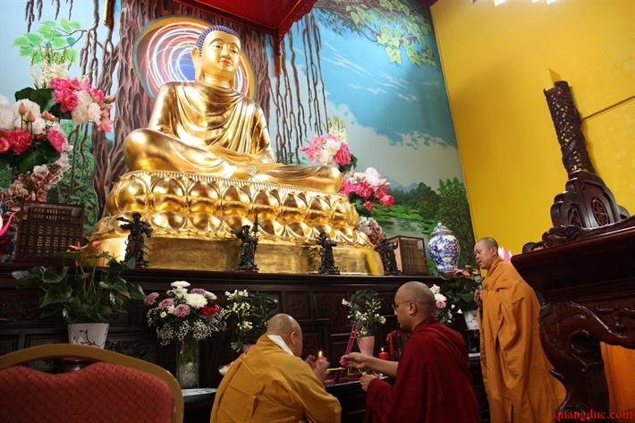 Duc Karmapa vieng tham Chua Khanh Anh (56)