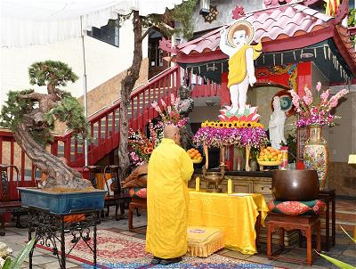 Chùa Việt Nam, Los Angeles - Đại lễ Phật Đản (13)