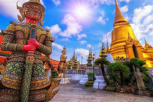 Chùa Phật Ngọc và Cung điện Hoàng gia Vương quốc Thái Lan đã Mở cửa đón Du khách 1