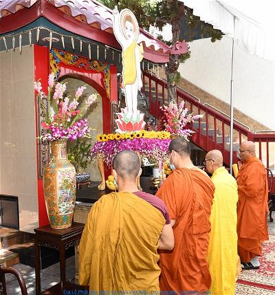 Chùa Việt Nam, Los Angeles - Đại lễ Phật Đản (35)