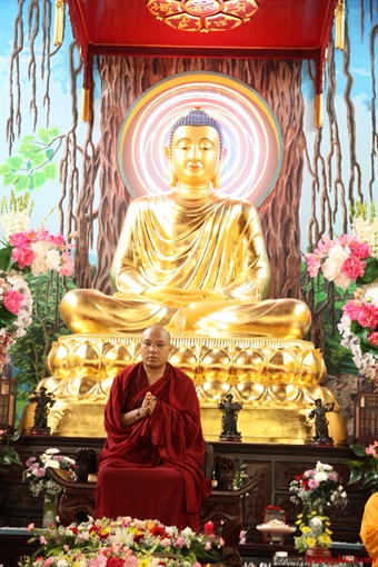 Duc Karmapa vieng tham Chua Khanh Anh (97)
