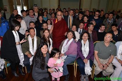Uc Chau mung khanh tue Duc Dalai Lama (8)