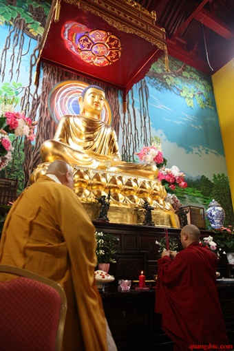 Duc Karmapa vieng tham Chua Khanh Anh (57)
