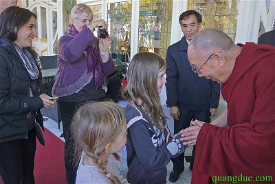 Uc Chau mung khanh tue Duc Dalai Lama (9)
