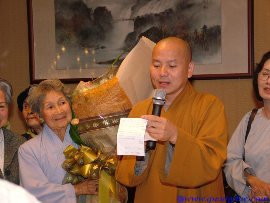 Mung Sinh Nhat Thay Nguyen Tang 2008 (4)