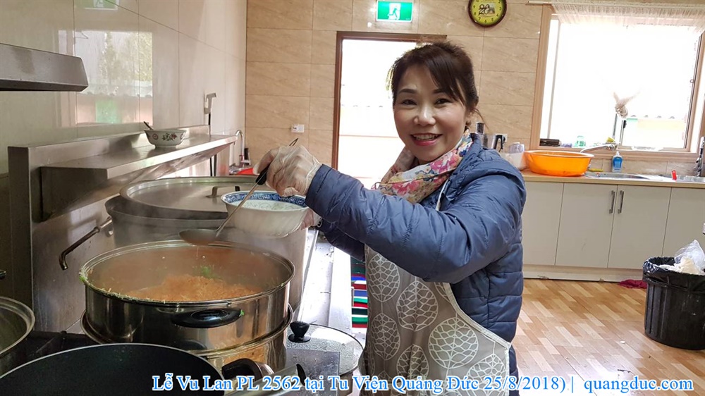 Phat tu công qua_Le Vu Lan 2018 tai TV Quang Duc (35)